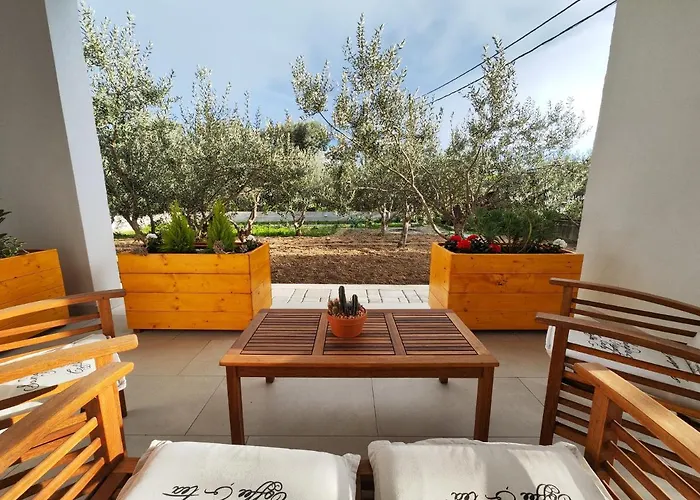 Olives Garden דירה טרוגיר