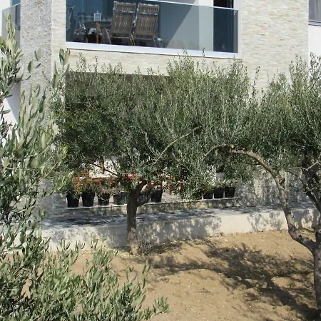 アパート Olives Garden