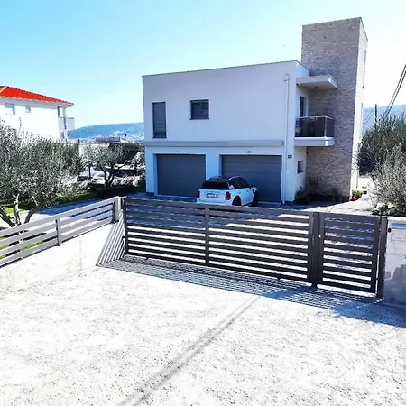 Olives Garden Apartment