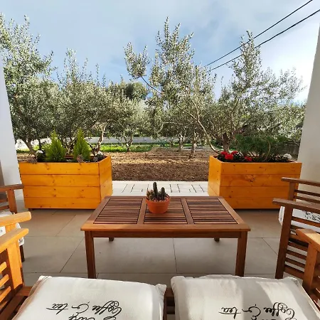 Olives Garden Apartment Trogir